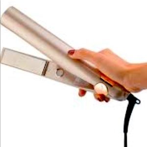 Genuine Tyme Curling/Straightener Iron EUC